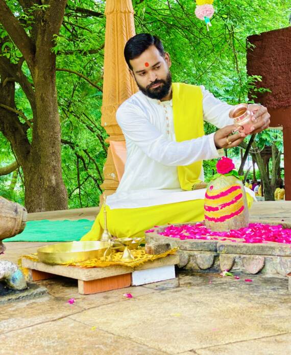 Baglamukhi Acharya Pandit for puja